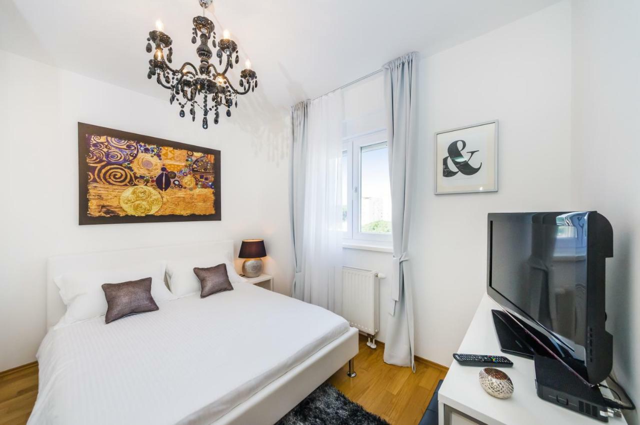 Studio Apartment K & K With Free Garage Zadar Zewnętrze zdjęcie